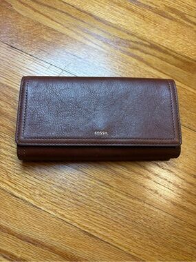 Fossil Chestnut Brown Leather Continental Wallet, like NEW!